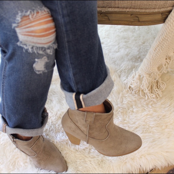LAST PAIR- Taupe suede bootie - Picture 3 of 5