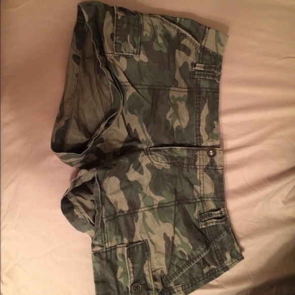 Old Navy camo shorts