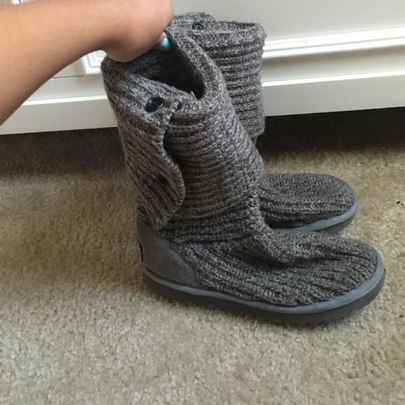 Grey knitted uggs - Picture 2 of 4
