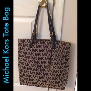 Michael Kors Logo Tote Bag!👜