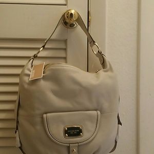 ❤❤2 Michael Kores Shoulder Bags for ROSE TRADED.❤❤