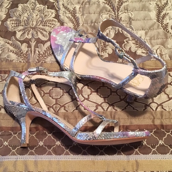 Joan & Davd Sandal 10M
