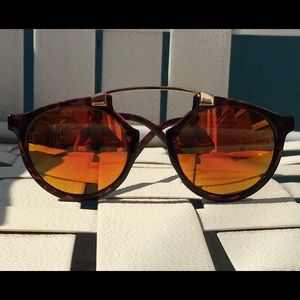 Tort with goldfish pink lenses & gold bar🌹🌹