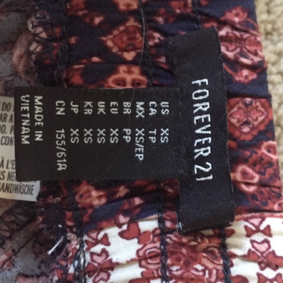 Forever 21 pattern shorts - Picture 2 of 2
