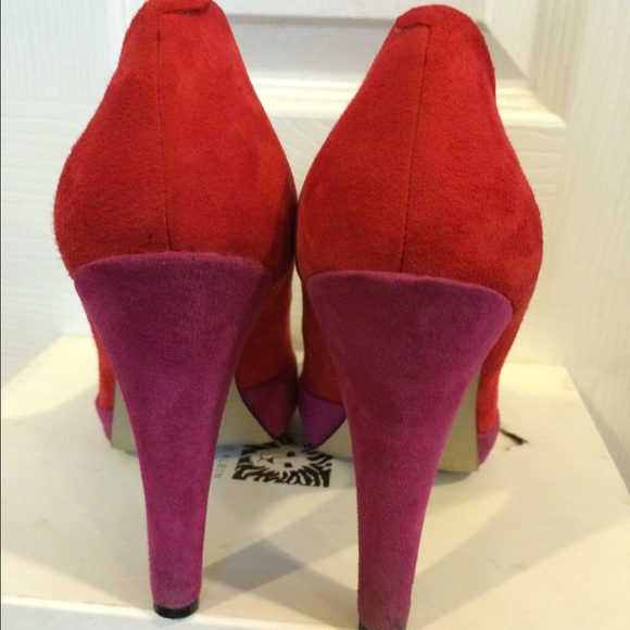 👠 SOLD Anne Klein Color Block Pumps 👠 - Picture 3 of 4