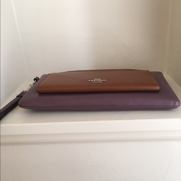 Coach Brown/eggplant leather snap wristlet NWT - Picture 2 of 4