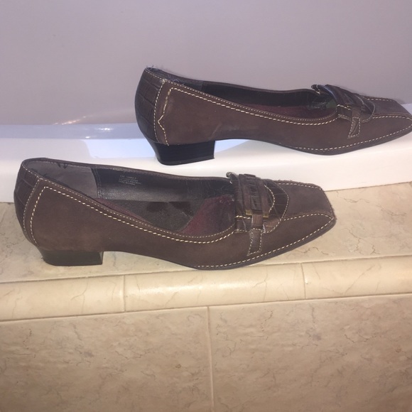 Size 8 What's What short heel casual slip on shoes