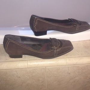 Size 8 What's What short heel casual slip on shoes