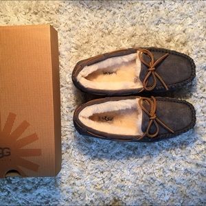 Ugg - Dakota Moccasin NWT
