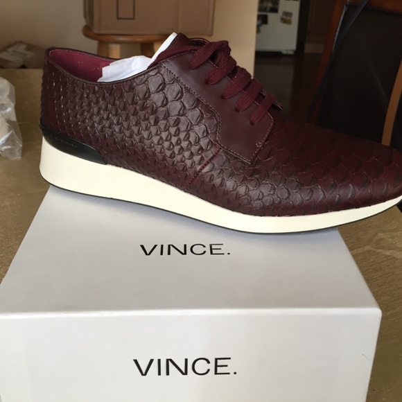 Vince Shoes - NWT Vince Rayner leather sneakers with box.