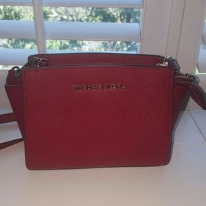 Michael Kors Selma Mini Messenger Bag