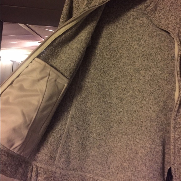 Hold*******NWOT Northface jacket. - Picture 2 of 2