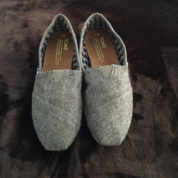 Signature Toms slip on shoes