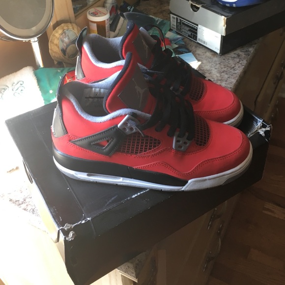 Jordan Toro 4s