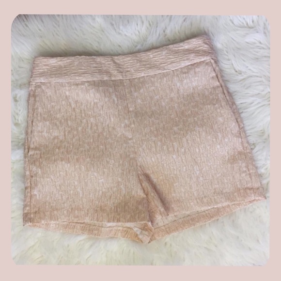 Express Pants - Express- NWT-light peach and cream shorts Sz 6r