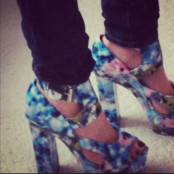 Jeffrey Campbell multi colored heel w/ 4-5" heel