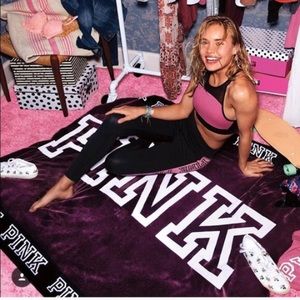 VS Sherpa Blanket (New)