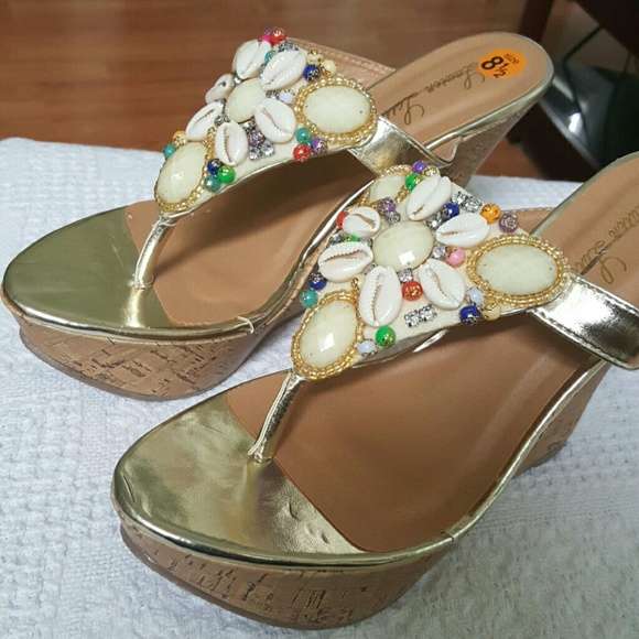 Shell EMBELLISHED Wedge - Picture 2 of 2