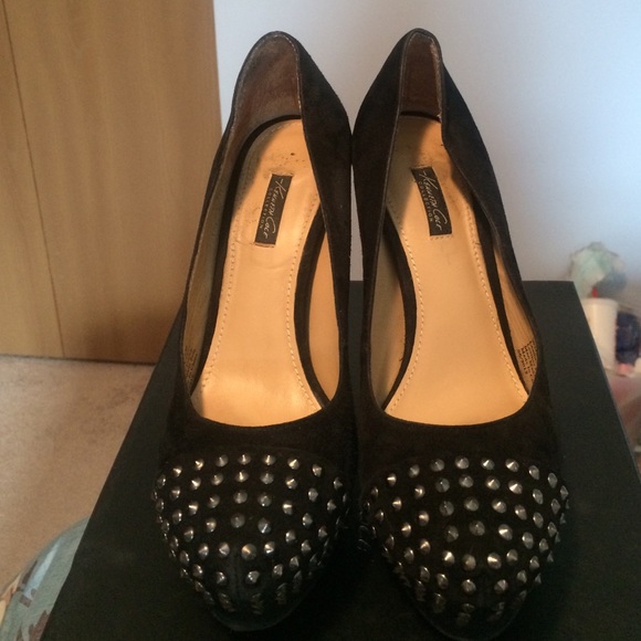 Gorgeous studded Kenneth Cole Fox Trot pumps - Picture 2 of 4