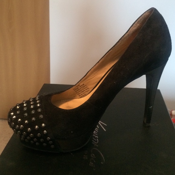 Gorgeous studded Kenneth Cole Fox Trot pumps - Picture 3 of 4