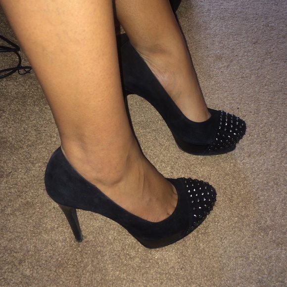Gorgeous studded Kenneth Cole Fox Trot pumps - Picture 4 of 4