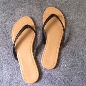 Charlotte Russe flip flops size 9!