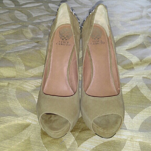 NWOT Vince Camuto Peep toe heels - Picture 3 of 4