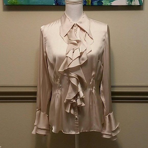 ☆☆SALE☆☆CAbi Cream Ruffle Button Down Blouse