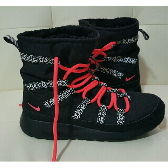 Nike Roshe Sneaker Boots