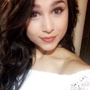 Meet your Posher, Alejandra