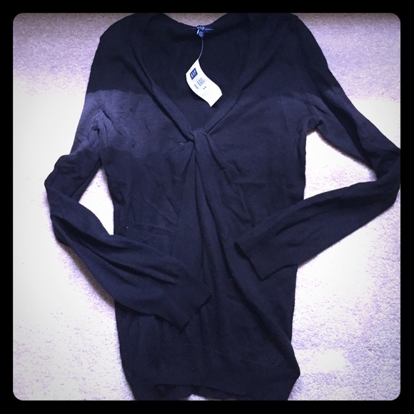 Gap black sweater NWT