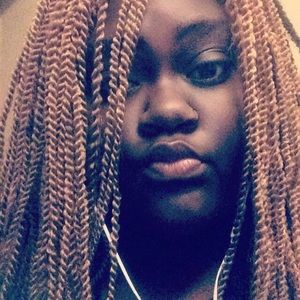 Meet your Posher, Miya