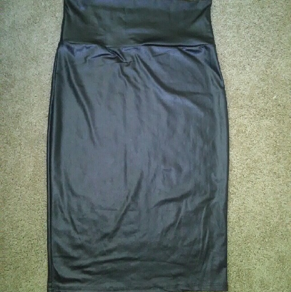 High waisted black faux leather pencil skirt