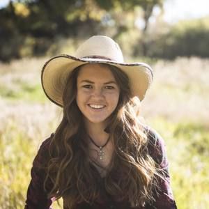 Meet your Posher, Lacey