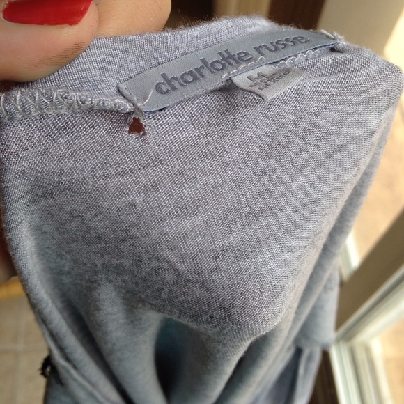 Gray short sleeved shirt with lace shoulders - Picture 4 of 4