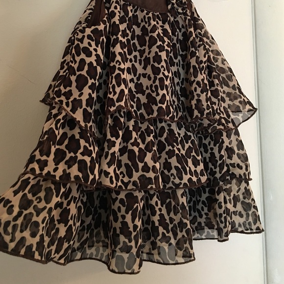 🎈REDUCED🎈Brown Leopard Print Ruffle Top🍭 - Picture 2 of 3