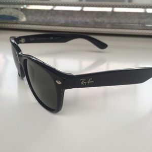 Ray-Ban "New Wayfarer"