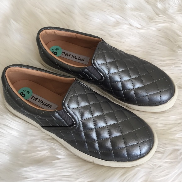•Steve Madden Slip-On Sneakers• - Picture 2 of 4