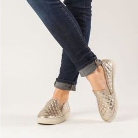 •Steve Madden Slip-On Sneakers• - Picture 4 of 4