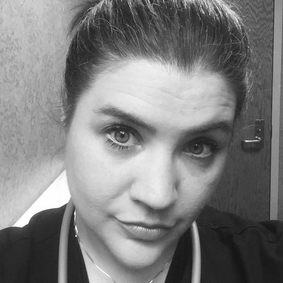 Meet your Posher, Brandie 💄 - Picture 2 of 4