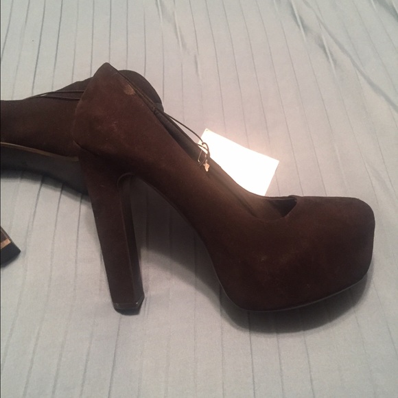 Divided HM HEELS