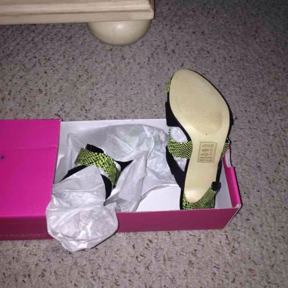 Shoedazzle Sophella Suede Snakeskin Heels - Picture 4 of 4