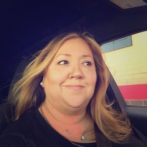 Meet your Posher, Roxanne