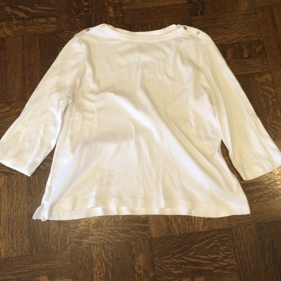 White 3/4 length sleeve shirt