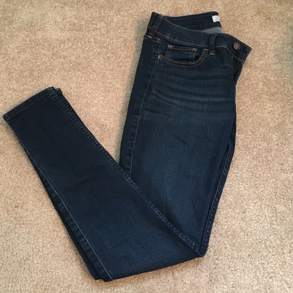 Hollister super skinny jeans. Dark wash.