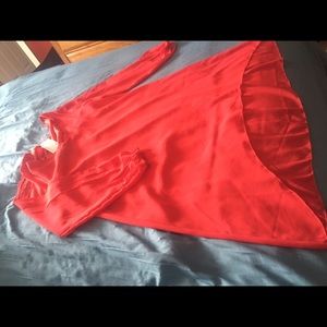 Long top with arm slits