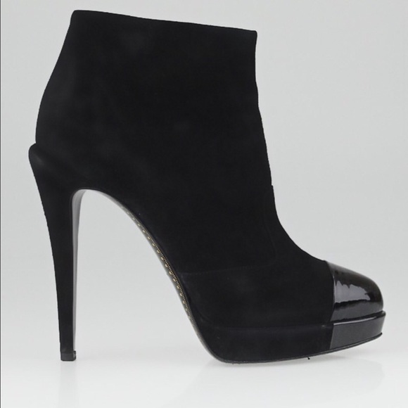 Suede Chanel booties with patent leather cap toes - Picture 2 of 4