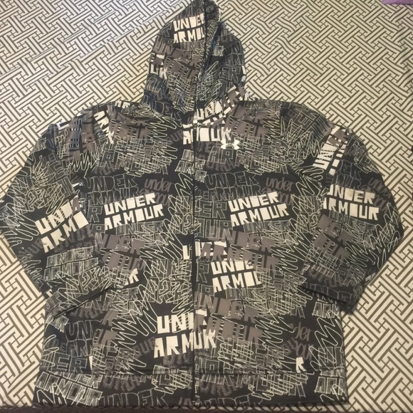 youth sz Xl under armour graffiti hoodie
