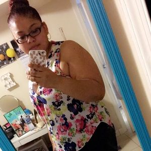 Meet your Posher, Yessica
