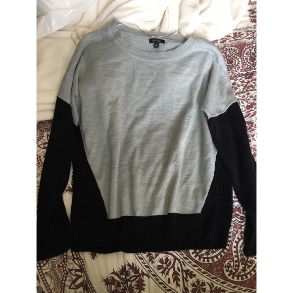 sweater - Picture 1 of 1